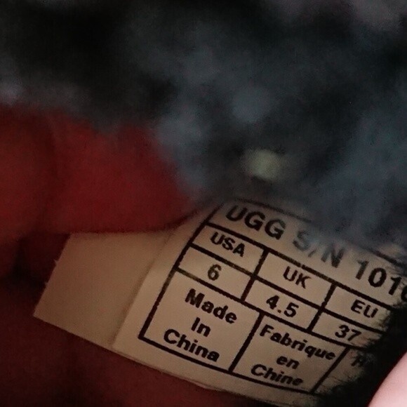 Black Ugg Classic II Short Boots size 6 - Picture 9 of 12